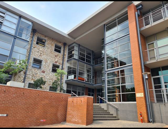 296M² OFFICE TO LET IN BRYANSTON